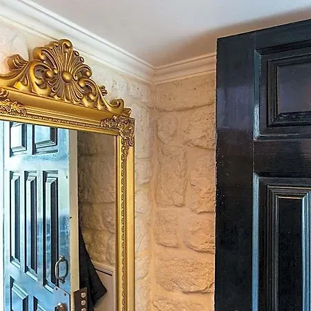Casa Aurora - Historical House 5 Mins To Terreiro Hotel Lizbona
